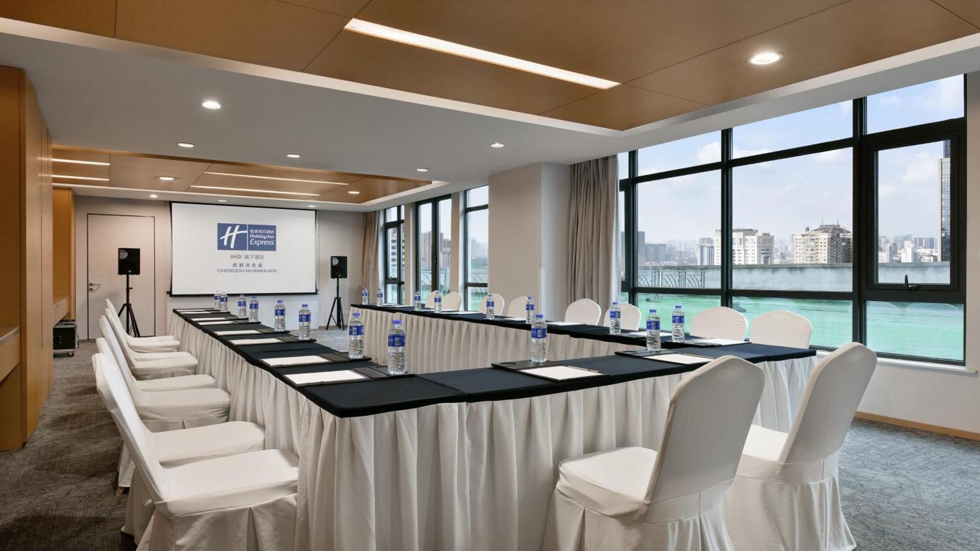Holiday Inn Express Chengdu Huanhuaxi By Ihg-Near Jinsha Site Musem,Near Wuhou Temple Museum,Welcome Drinks,Free Gym,Free Self-Service Laundry Thành Đô Ngoại thất bức ảnh