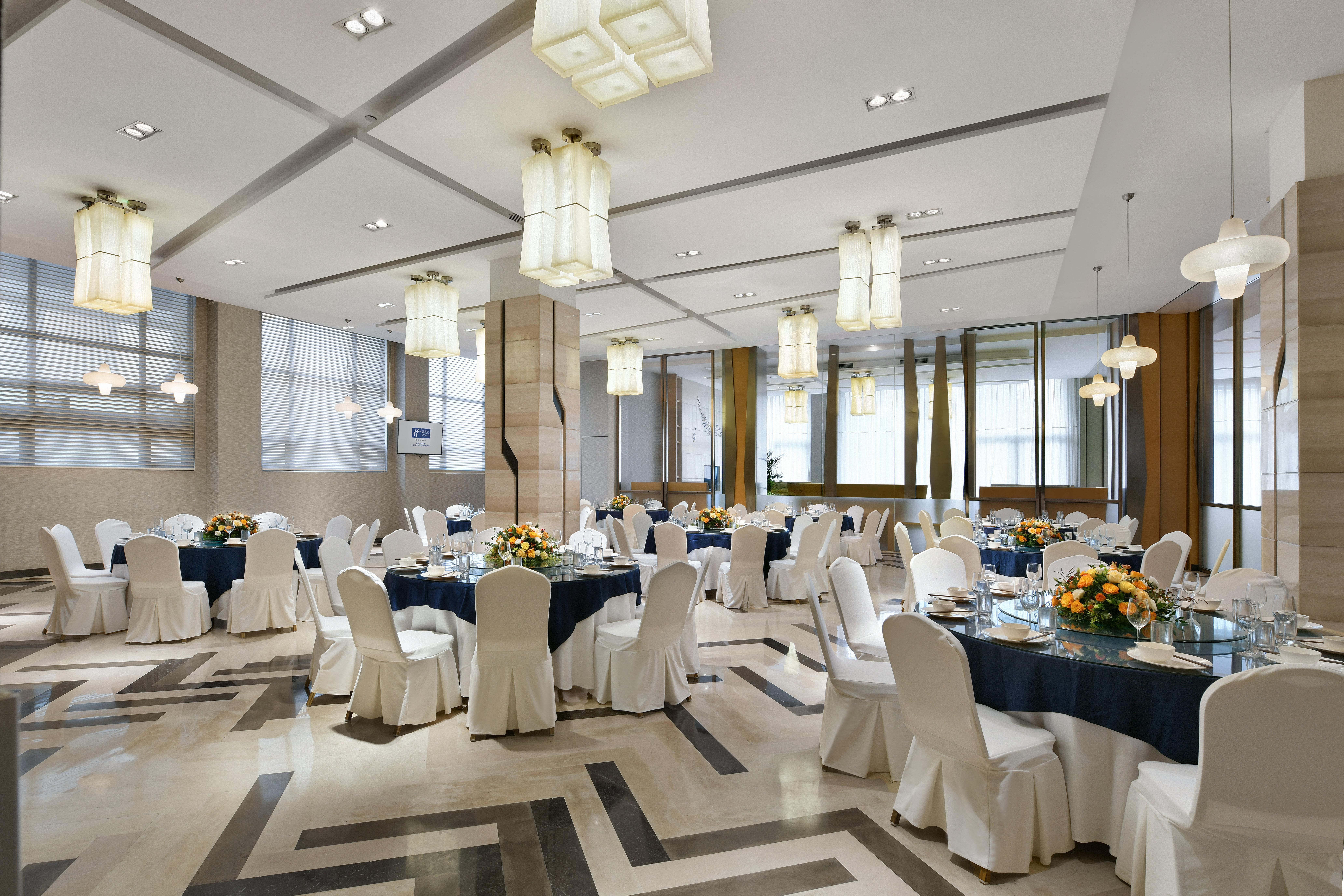 Holiday Inn Express Chengdu Huanhuaxi By Ihg-Near Jinsha Site Musem,Near Wuhou Temple Museum,Welcome Drinks,Free Gym,Free Self-Service Laundry Thành Đô Ngoại thất bức ảnh