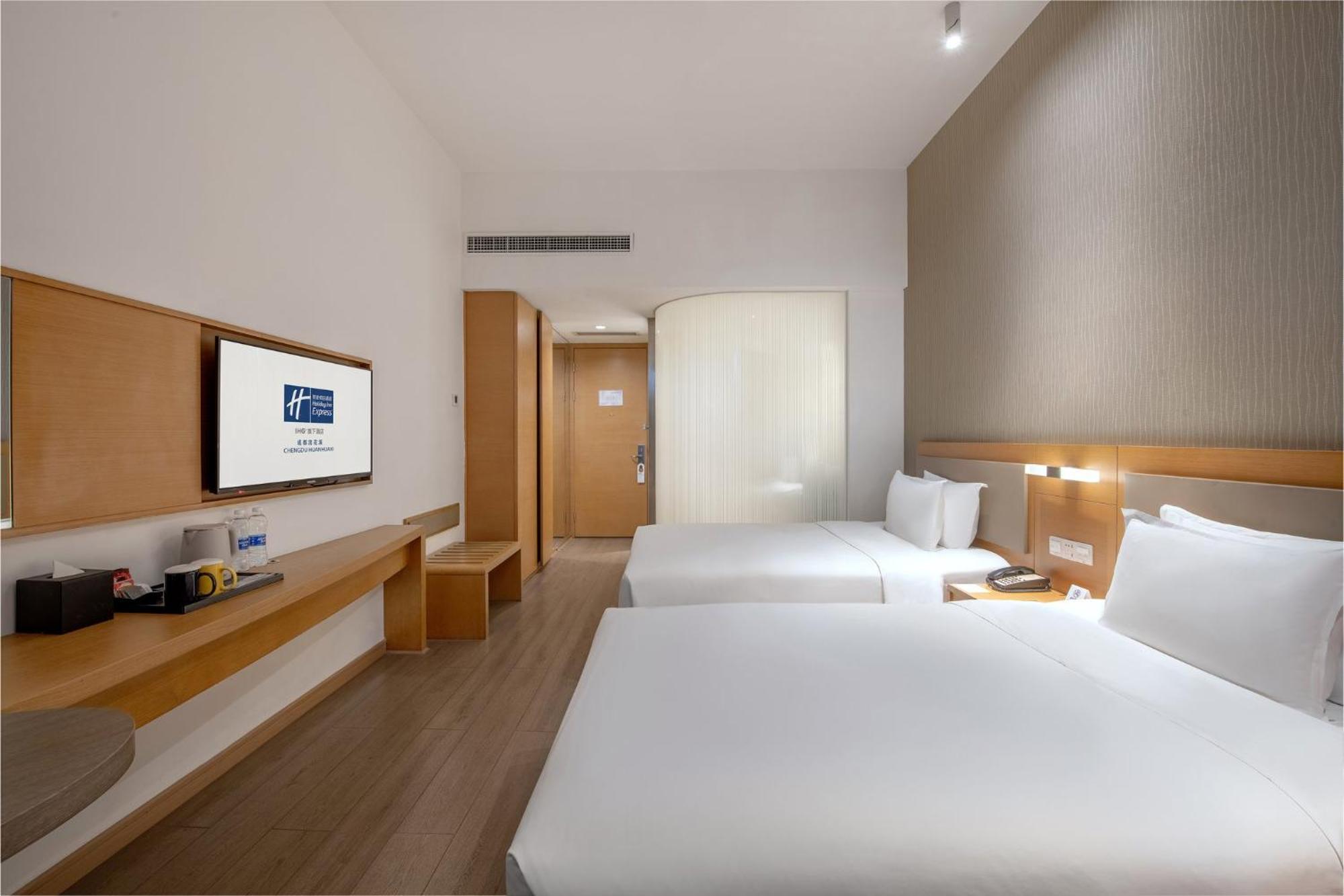 Holiday Inn Express Chengdu Huanhuaxi By Ihg-Near Jinsha Site Musem,Near Wuhou Temple Museum,Welcome Drinks,Free Gym,Free Self-Service Laundry Thành Đô Ngoại thất bức ảnh